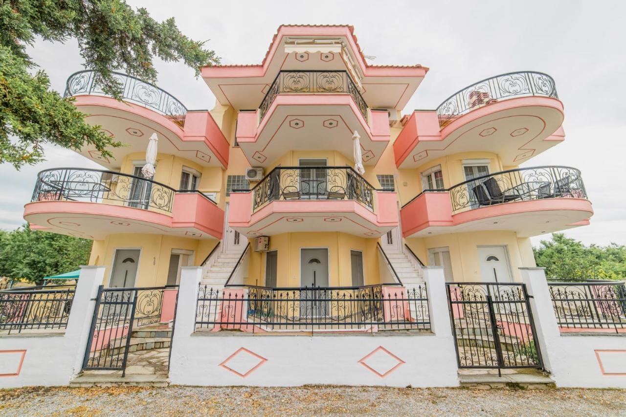Family Resort 2 Ofrínion Dış mekan fotoğraf